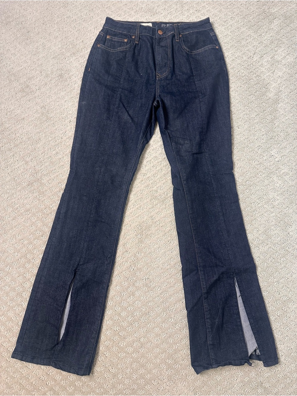 Sz 29 Pilcro dark wash flare jeans with split slit front at ankle